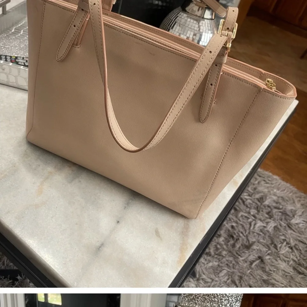 Tory Burch" Emerson Tote - Picture 7 of 15
